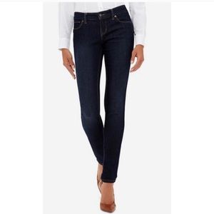 The limited skinny leg 917 jeans